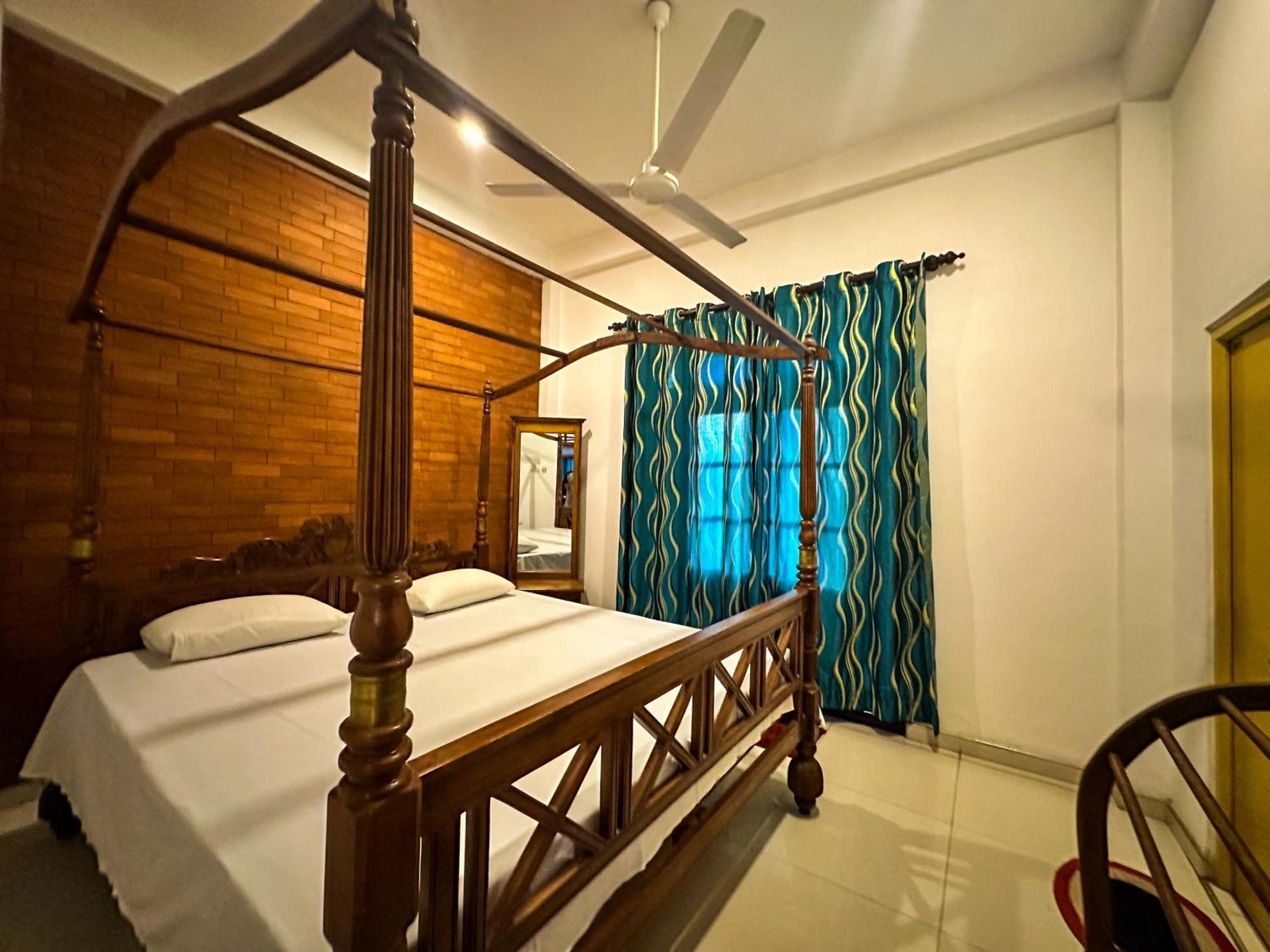 New Panda House Hotel Galle Room photo